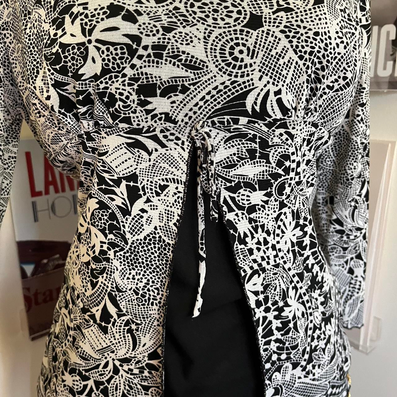 vintage 2000s graphic 3/4 sleeve