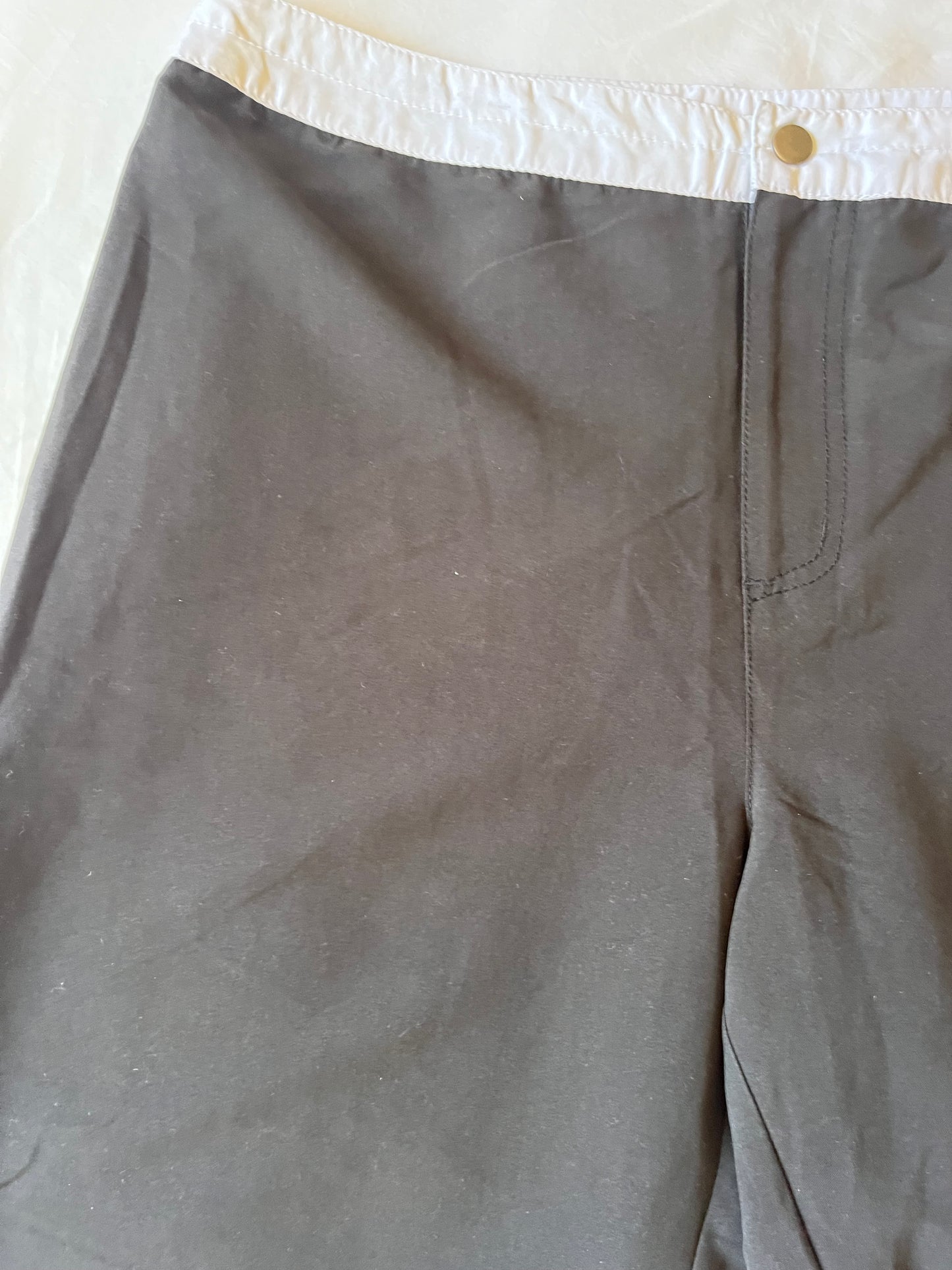 deadstock 2000s black white board shorts