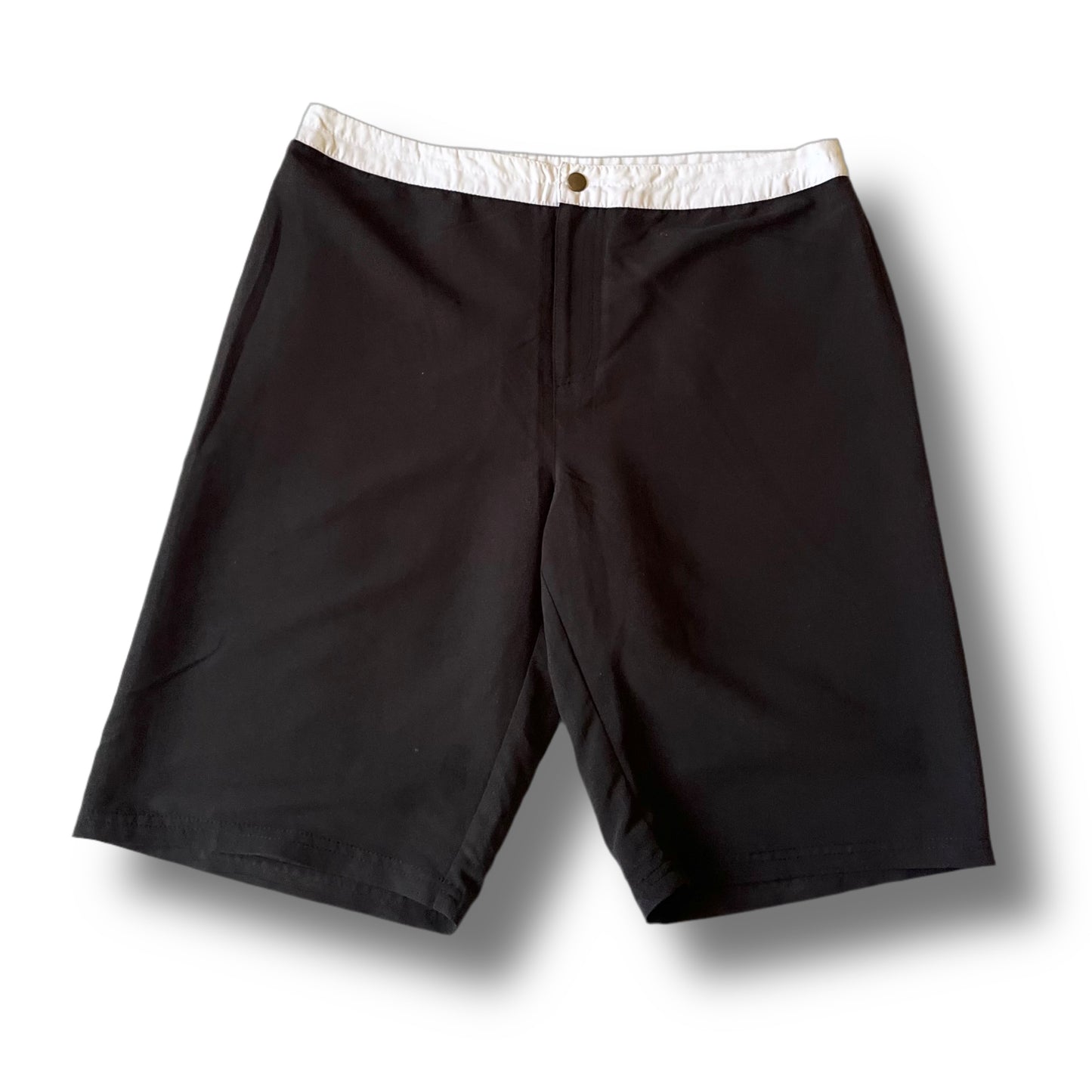 deadstock 2000s black white board shorts
