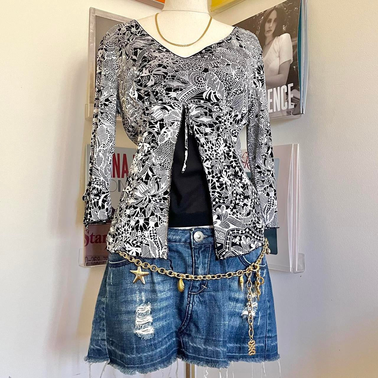 vintage 2000s graphic 3/4 sleeve