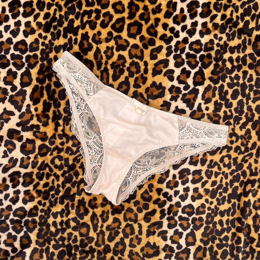 deadstock NWT 2000s nude - pink lace undies