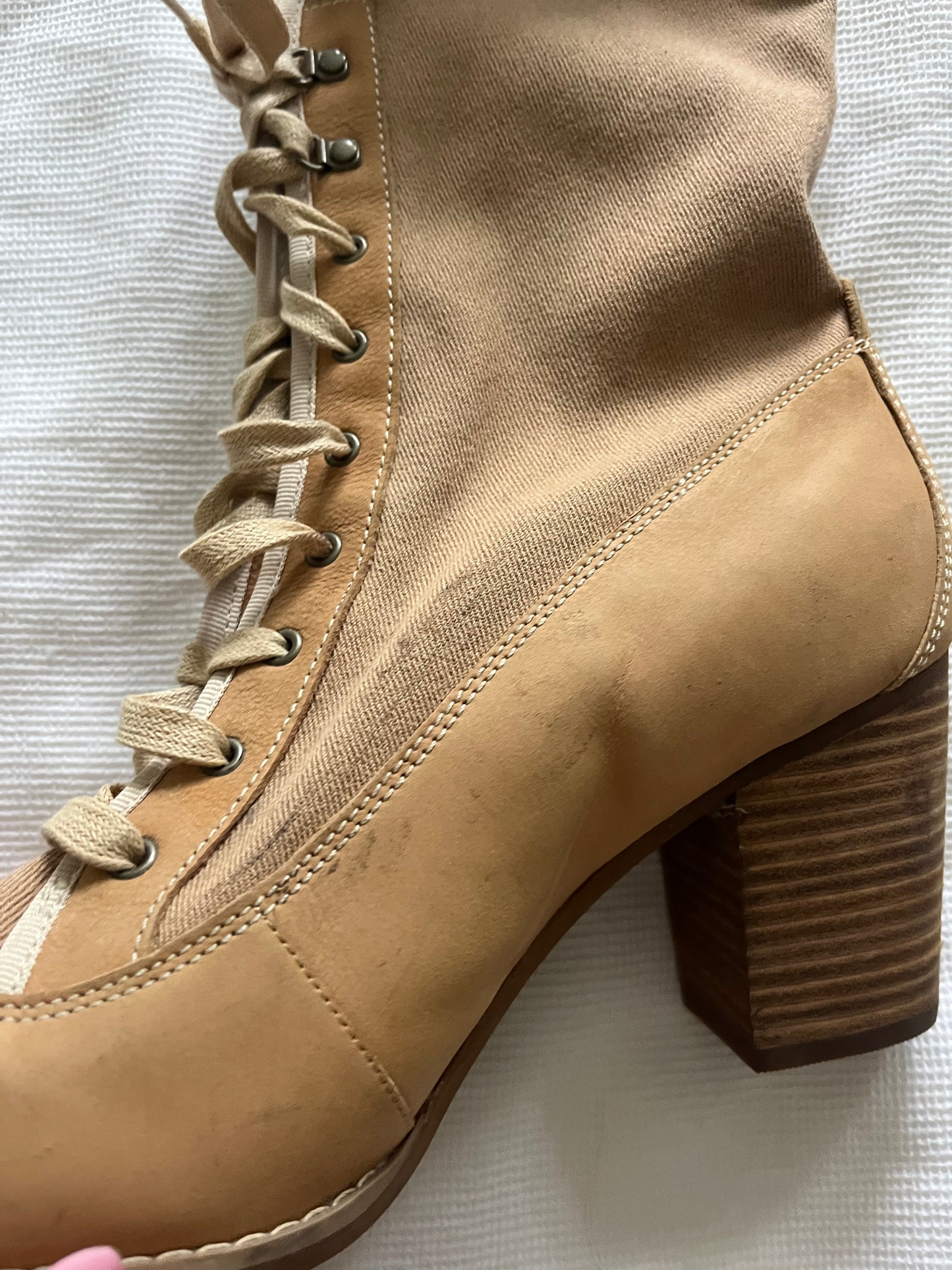 tan timberland heeled women’s boots