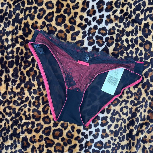 deadstock NWT black red lace undies 2000s