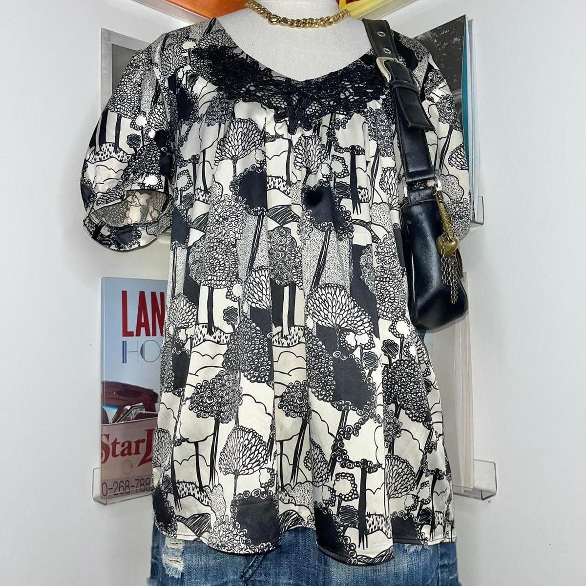 deadstock NWT 2000s era abstract print corporate blouse