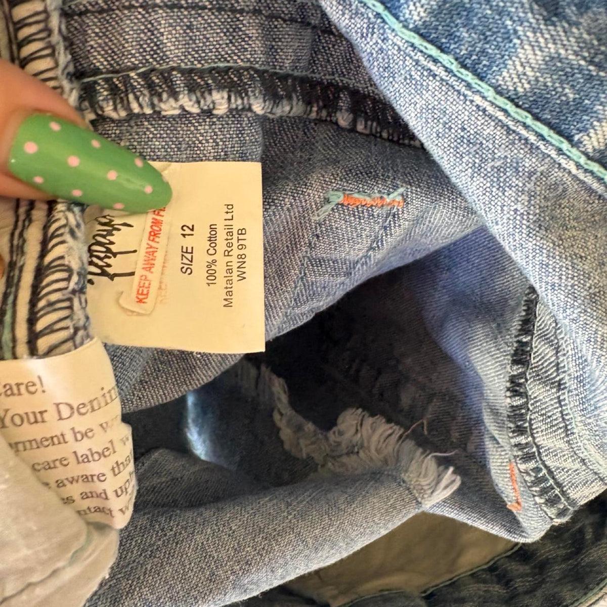 2000s y2k style light wash denim shorts