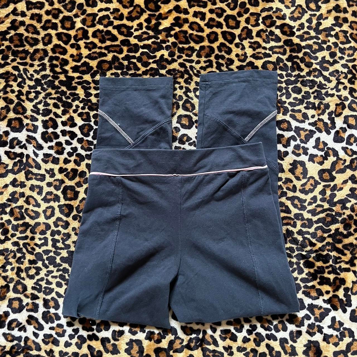 deadstock NWT 2000s y2k grey capri yoga leggings