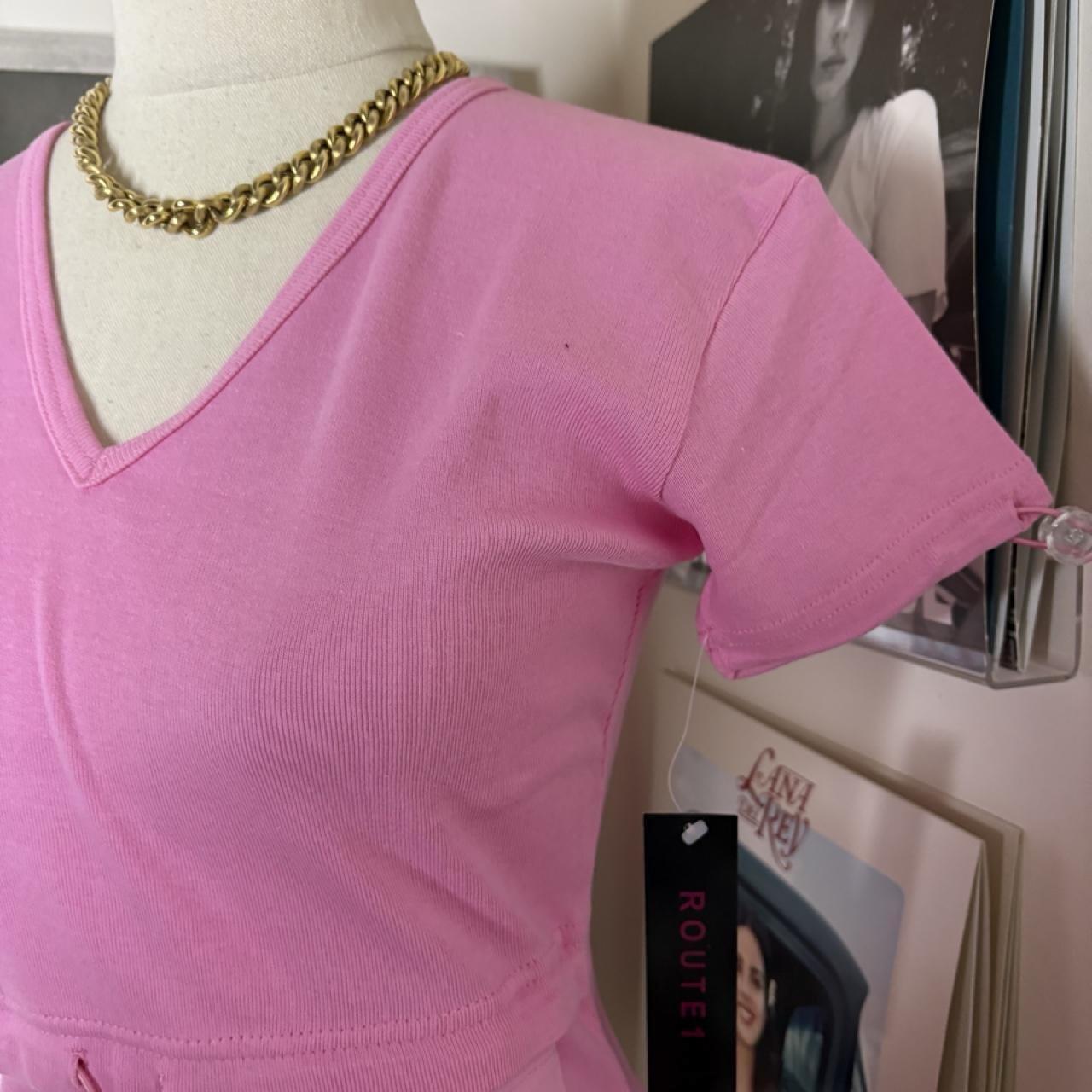 deadstock NWT 2000s y2k pink activewear toggle baby tee
